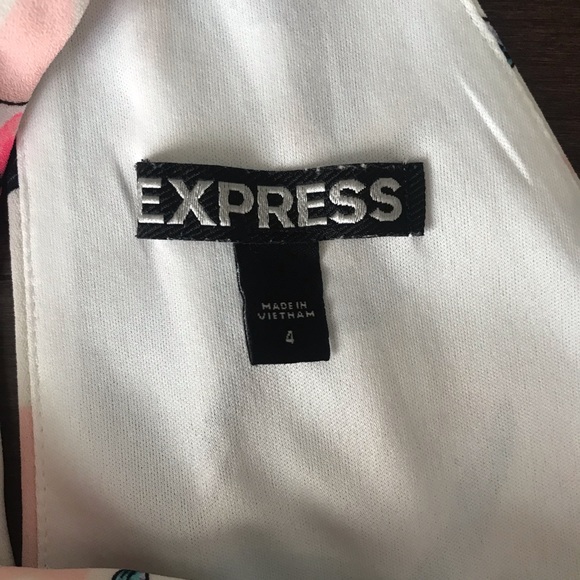 Express Floral Halter Dress 🌸 - Picture 4 of 4